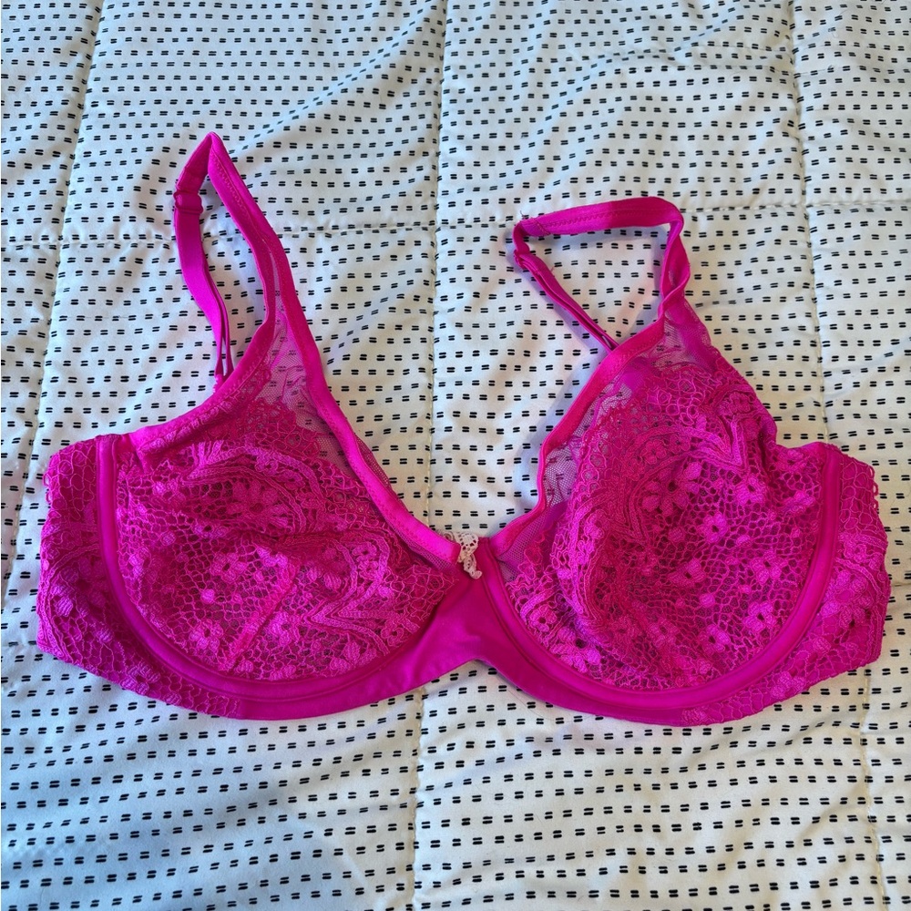 Body By Victoria Lace Underwire Bra in Vibrant Pink